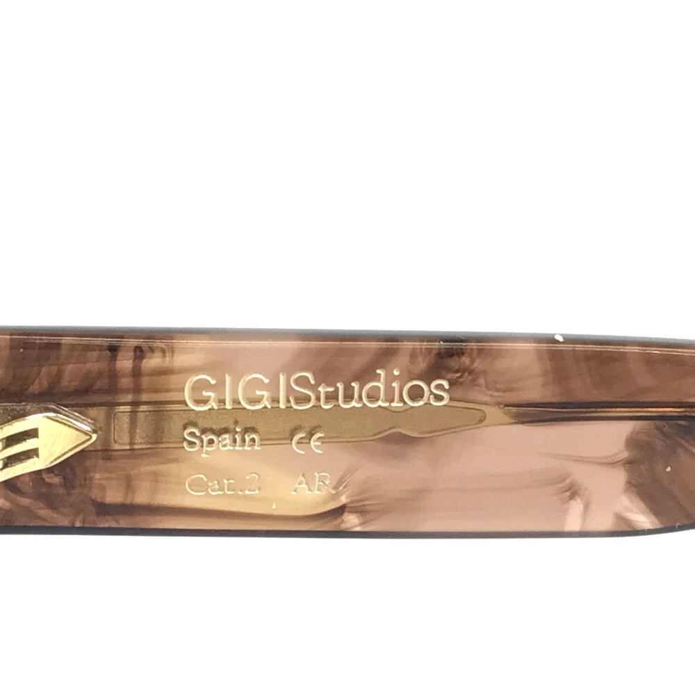 GiGi brand new